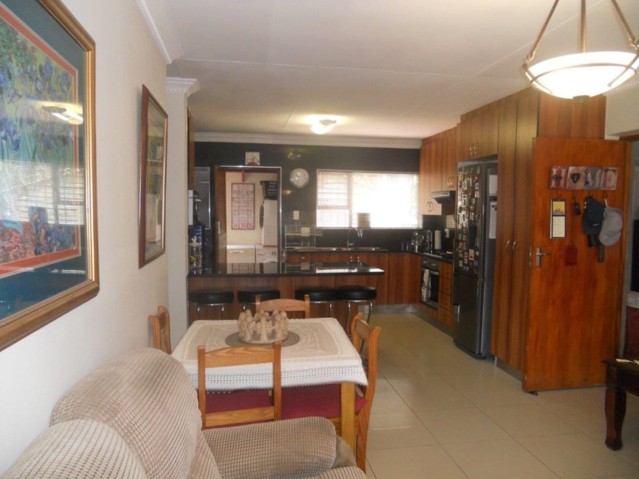 To Let 3 Bedroom Property for Rent in Wavecrest Eastern Cape